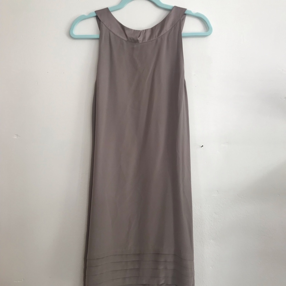 H&M tunic sleeveless dress Sz 6 taupe gray 100% silk midi - Picture 5 of 7
